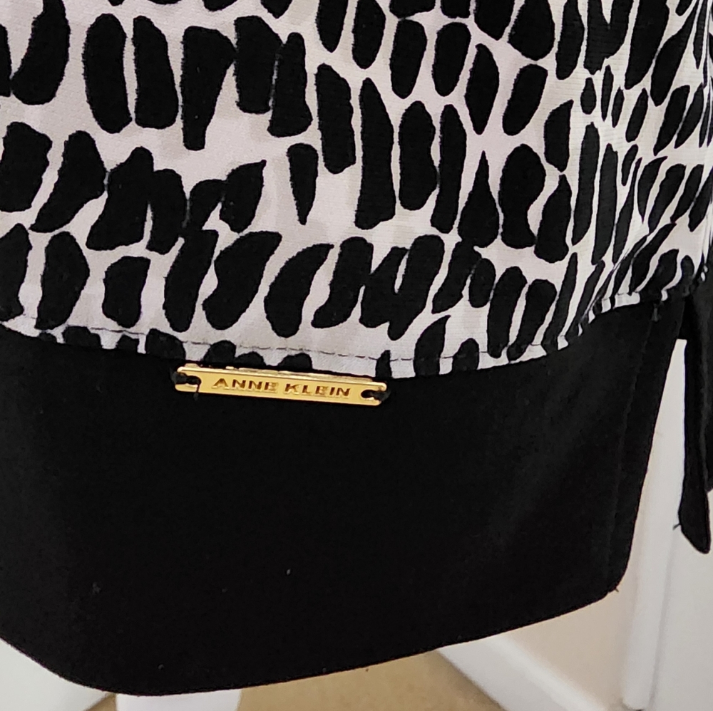 🌻 3/$12 item - Anne Klein 2X Top - Picture 2 of 6